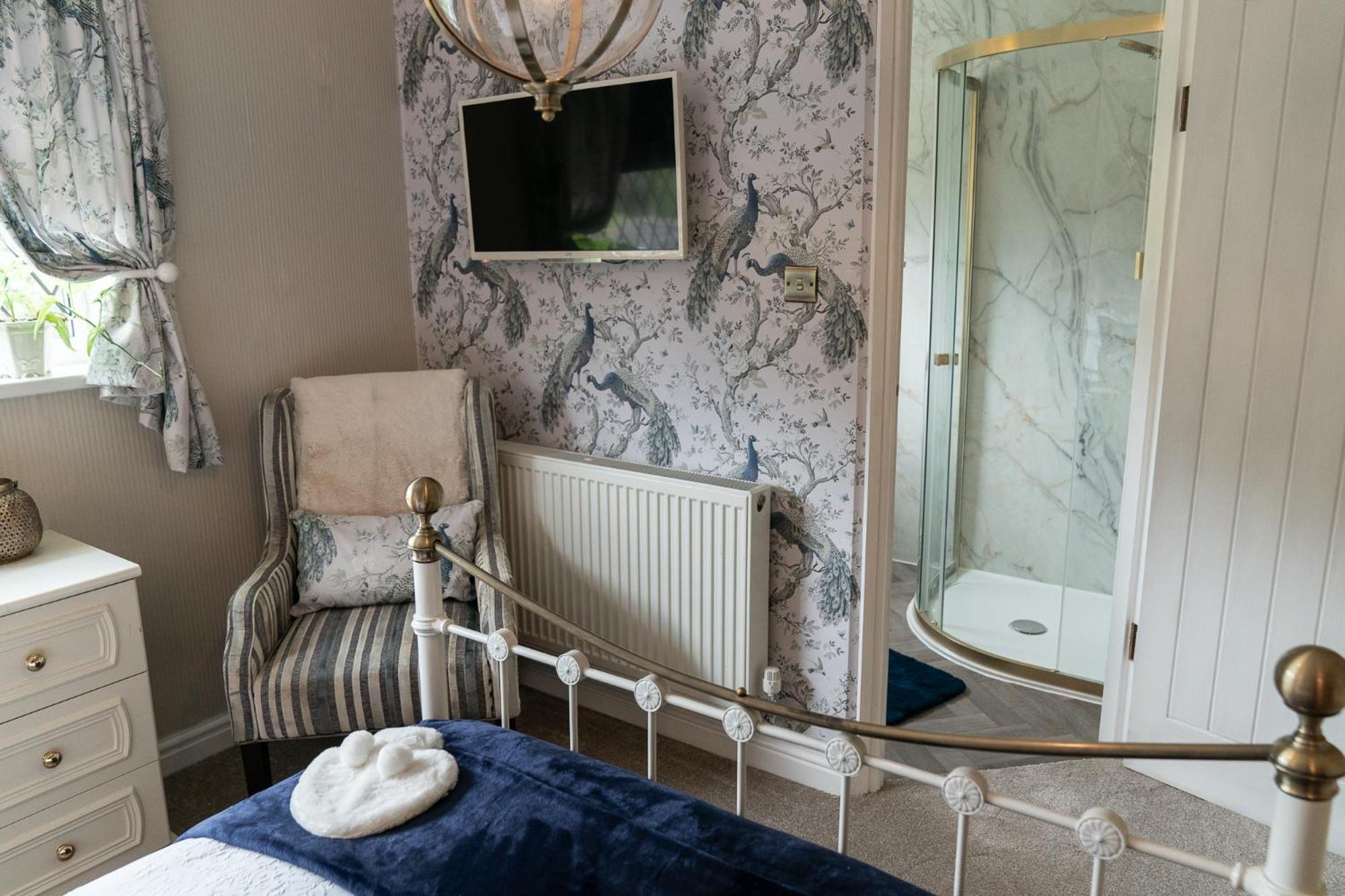 Peacock Room At Field View Cottage Eccleston  Bagian luar foto