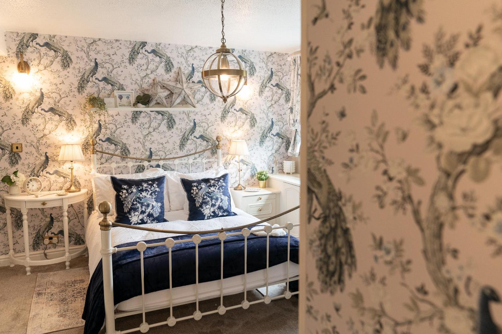 Peacock Room At Field View Cottage Eccleston  Bagian luar foto