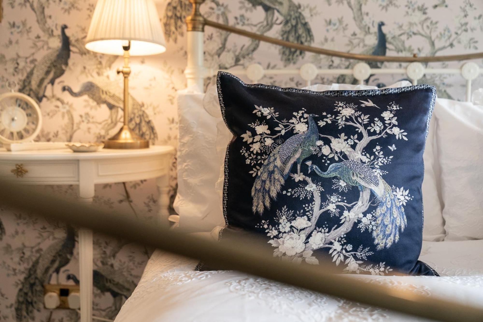 Peacock Room At Field View Cottage Eccleston  Bagian luar foto